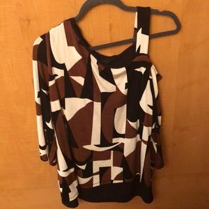 NWOT Chico’s travelers line top. Chico’s size 2